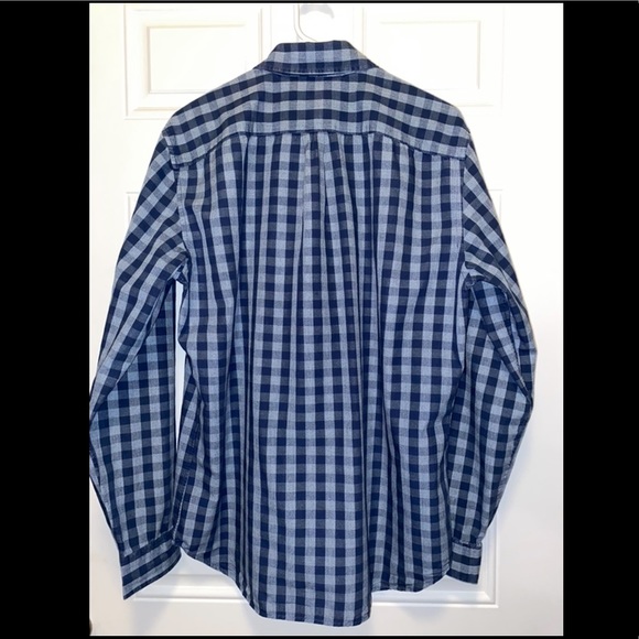 GAP Button-Up Poplin Shirt - Picture 2 of 3